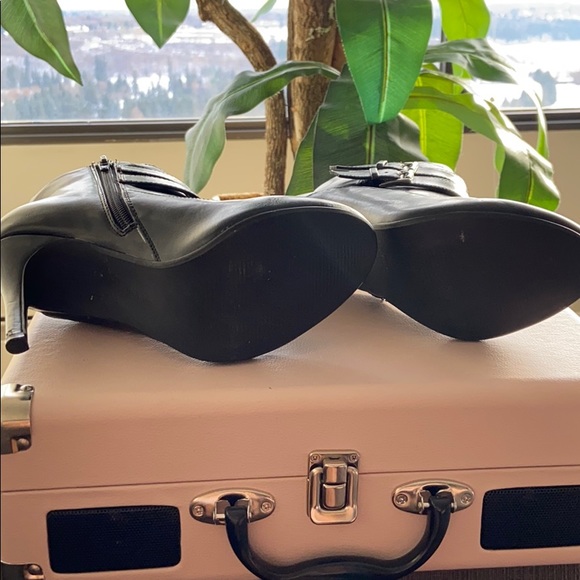 Black boots - Picture 5 of 5